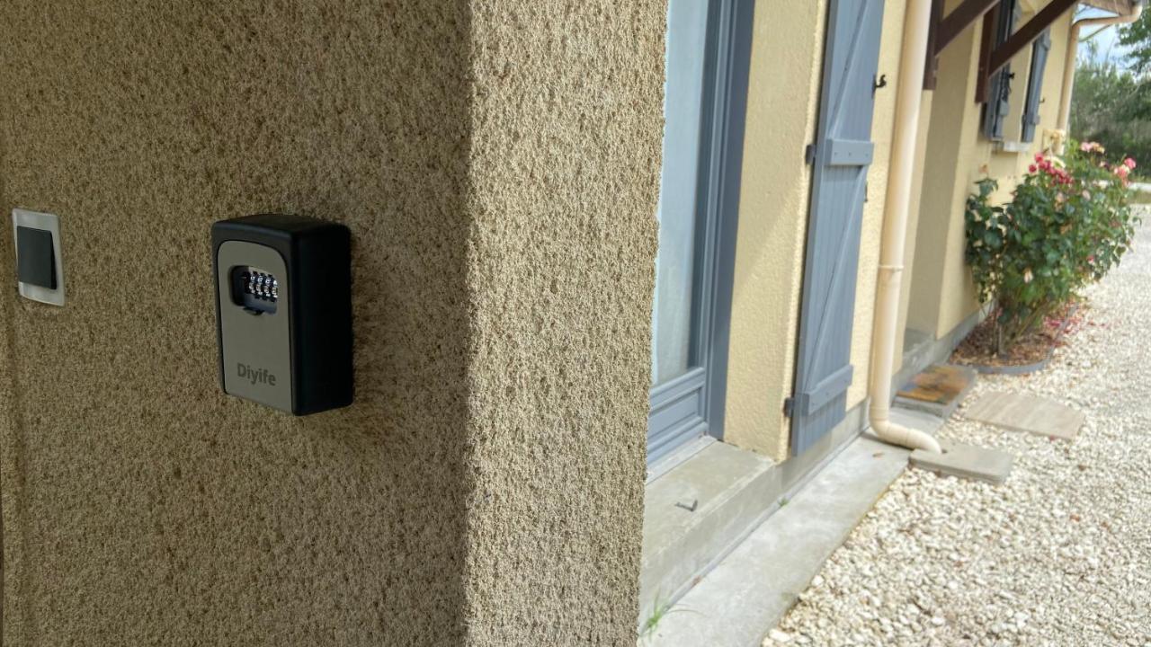 Maison chaleureuse en pleine campagne avec jacuzzi Avensan Extérieur photo